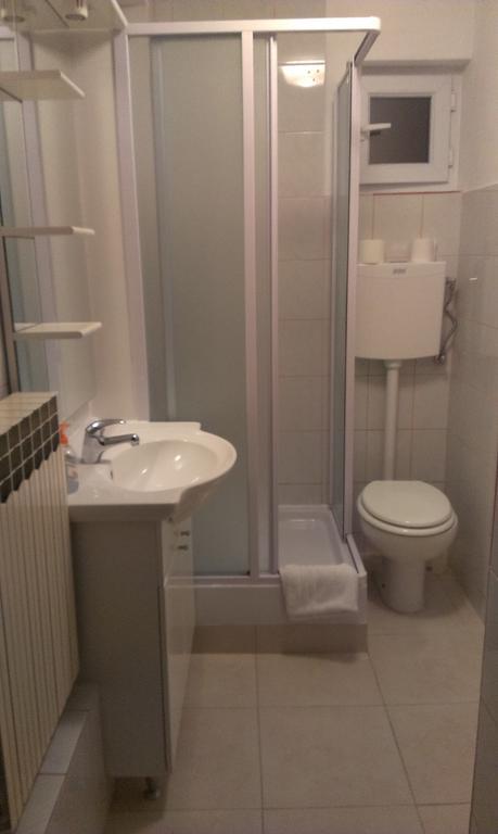 Apartments & Rooms Korzo Slavonski Brod Room photo
