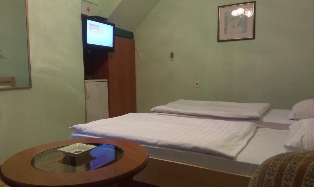 Apartments & Rooms Korzo Slavonski Brod Room photo