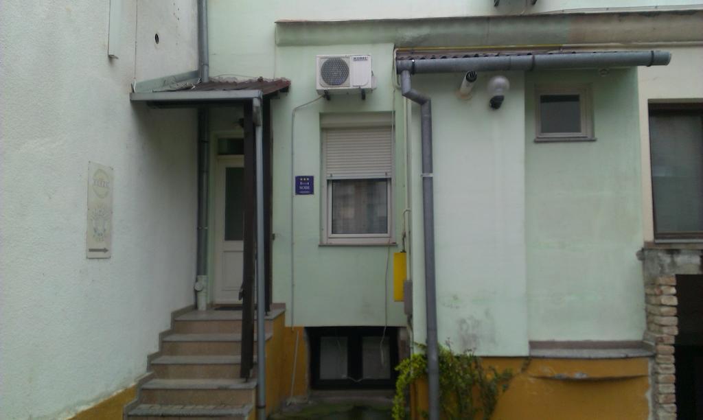 Apartments & Rooms Korzo Slavonski Brod Room photo